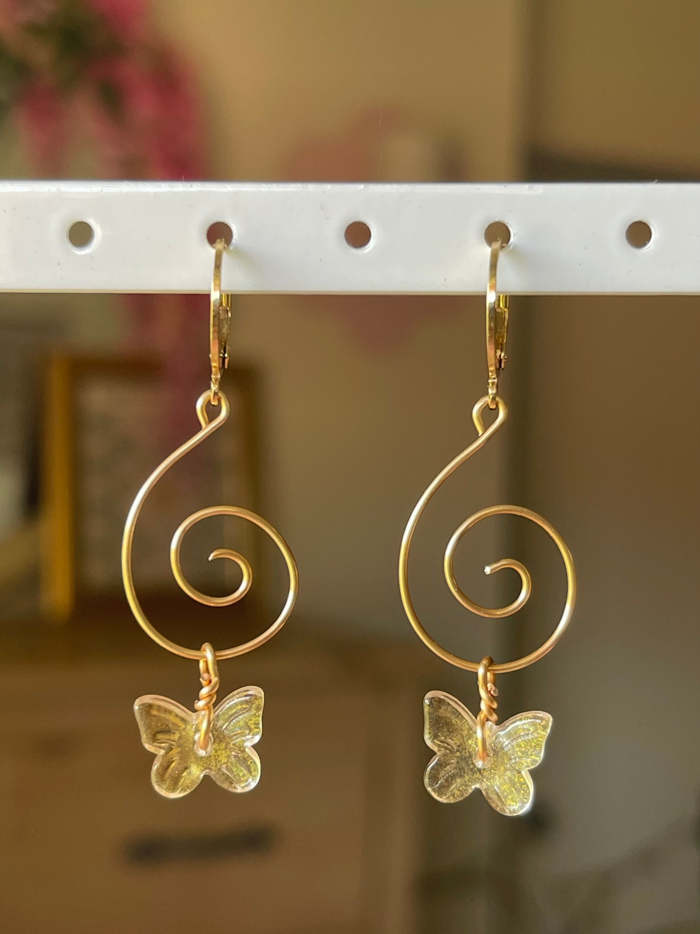 swirly girly earrings 𖦹