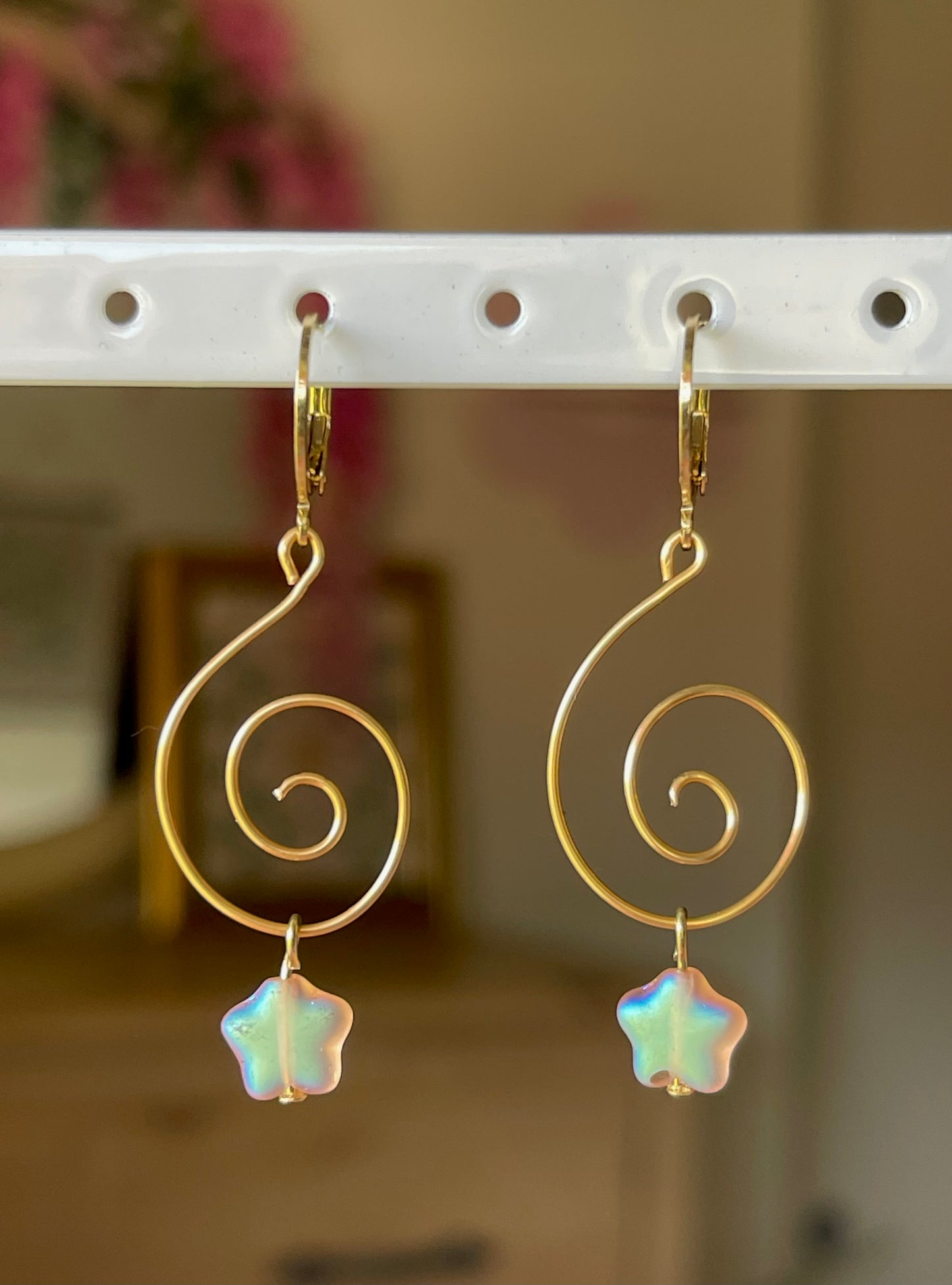 swirly girly earrings 𖦹