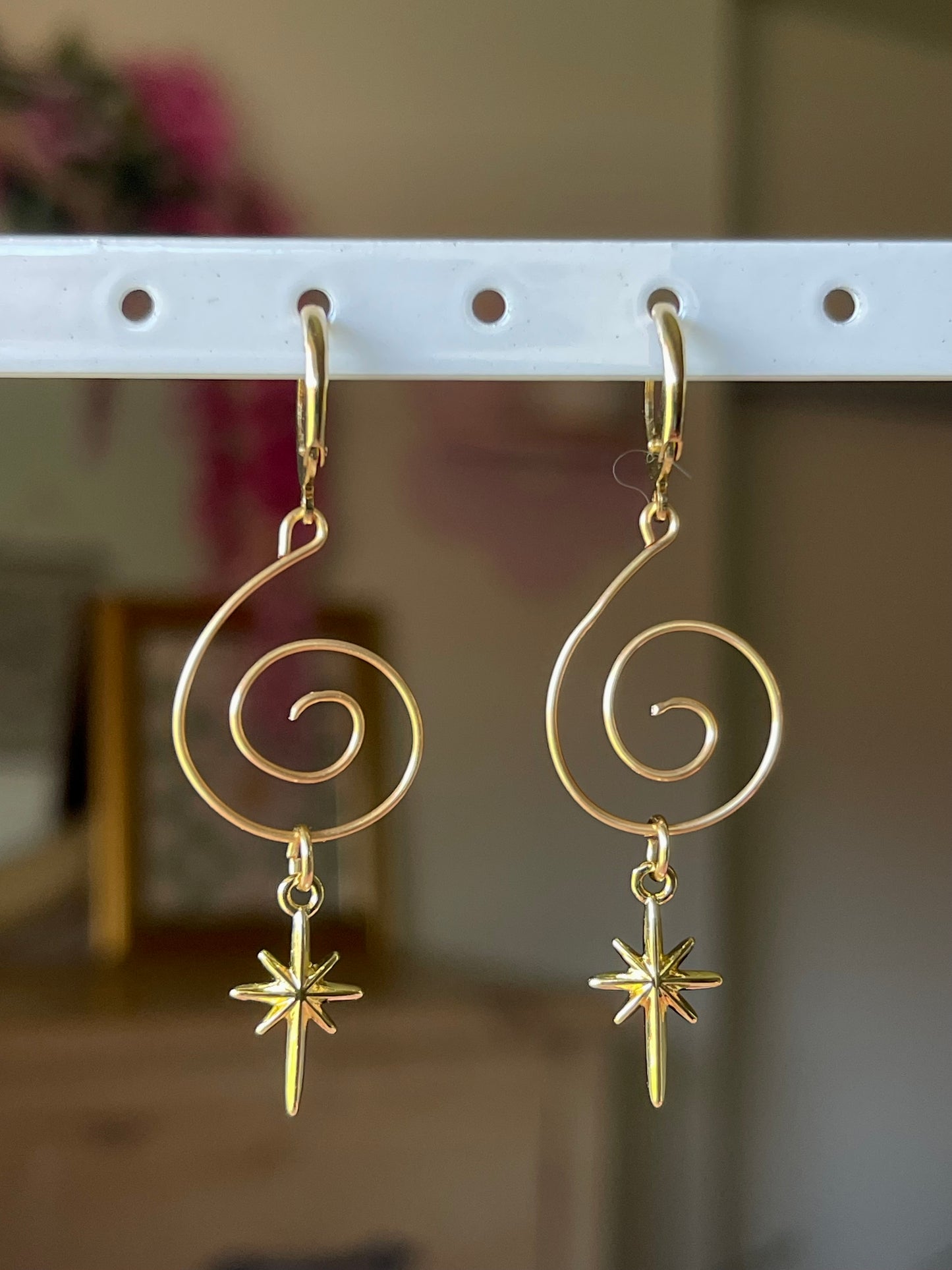 swirly girly earrings 𖦹